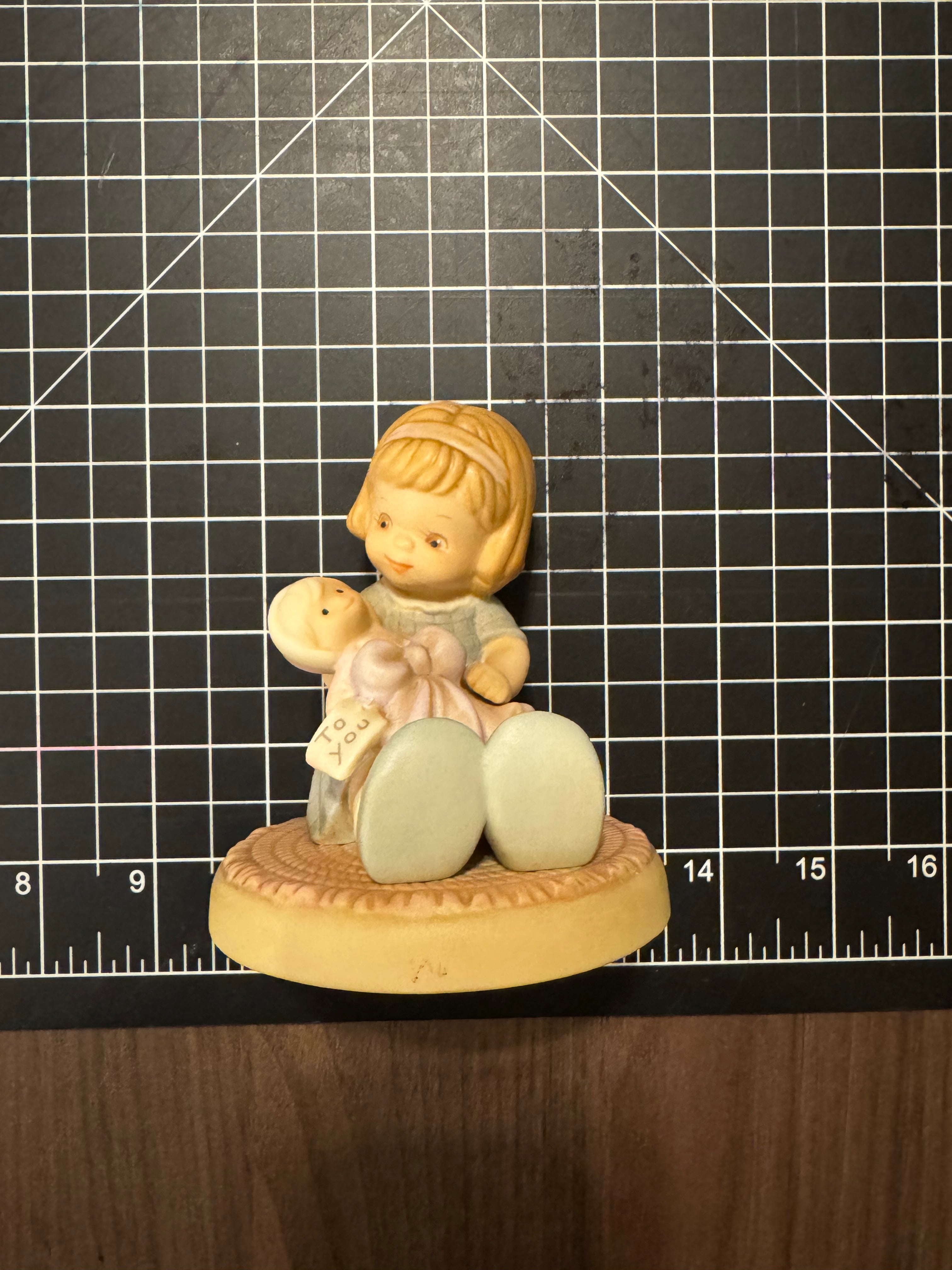 Enesco Memories of Yesterday "Wrapped in Love and Happiness" 1995 Event Figurine #602930 Mabel Lucie Attwell