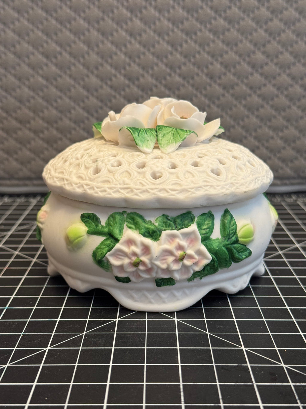 Vintage Floral Porcelain Trinket Box White Roses Lidded Jewelry Dish