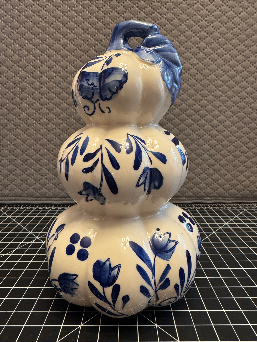 Blue White Ceramic Gourd Potpourri Holder Floral Farmhouse Decor Rustic Vase Scent Holder