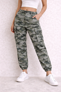SO High Rise Cargo Jogger Women’s Large Green Camo Utility Pants NWT