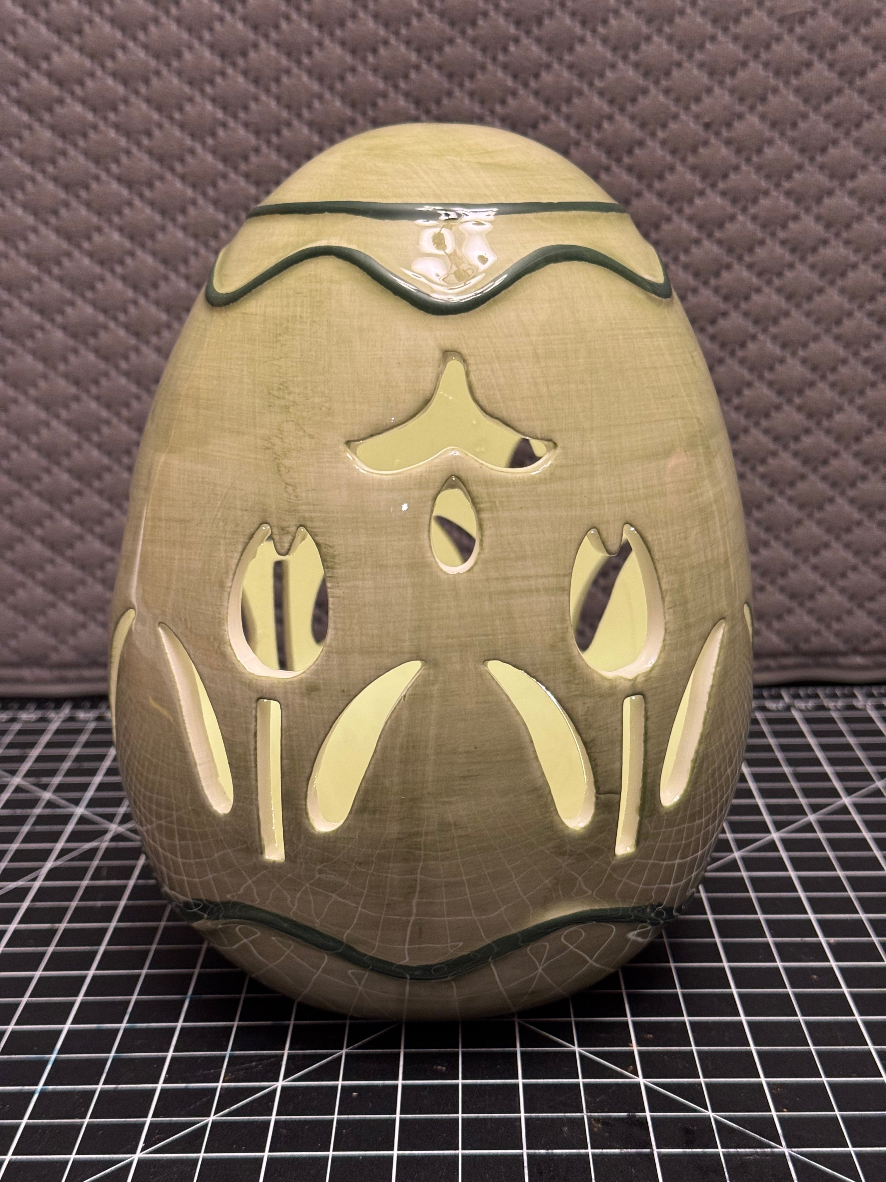 Vintage Green Ceramic Egg Tealight Candle Holder Cutout Tulip Design Decor