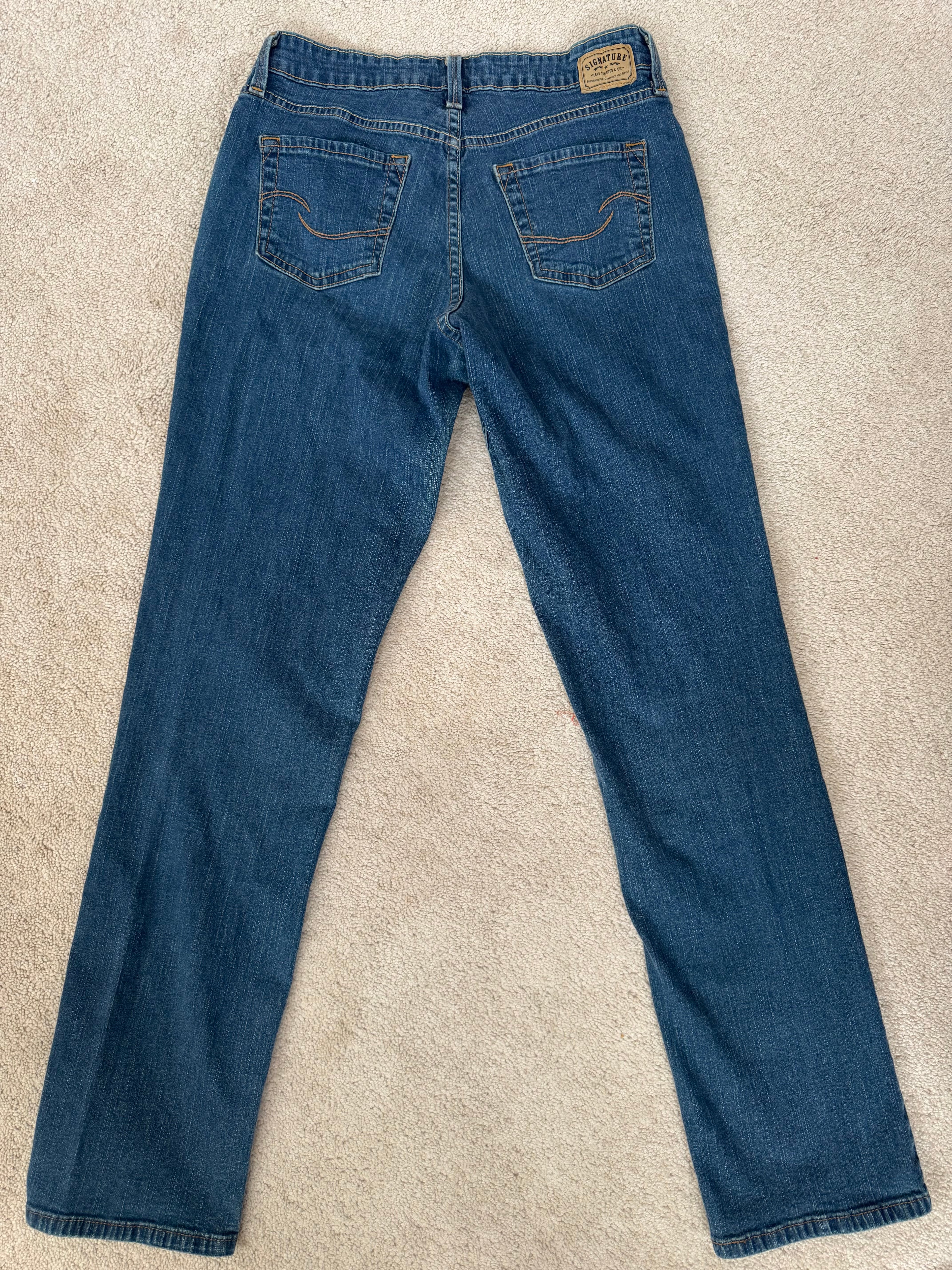 Levi Strauss Signature Mid Rise Straight Jeans Women’s 6 Medium Wash Stretch Denim