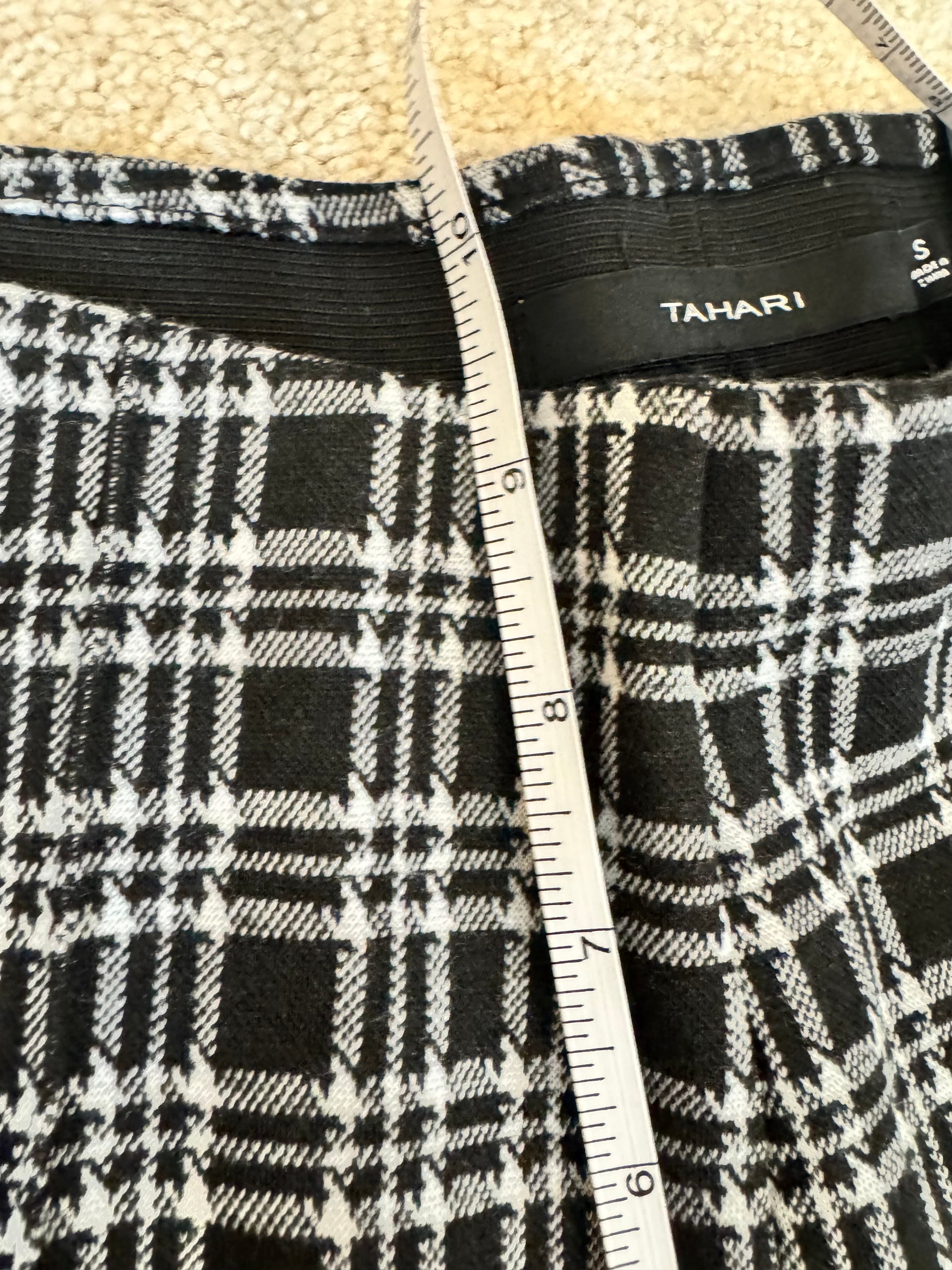 NWT Tahari Seam Front Pull On Jeggings Women’s Size S Black White Plaid Stretch Pants