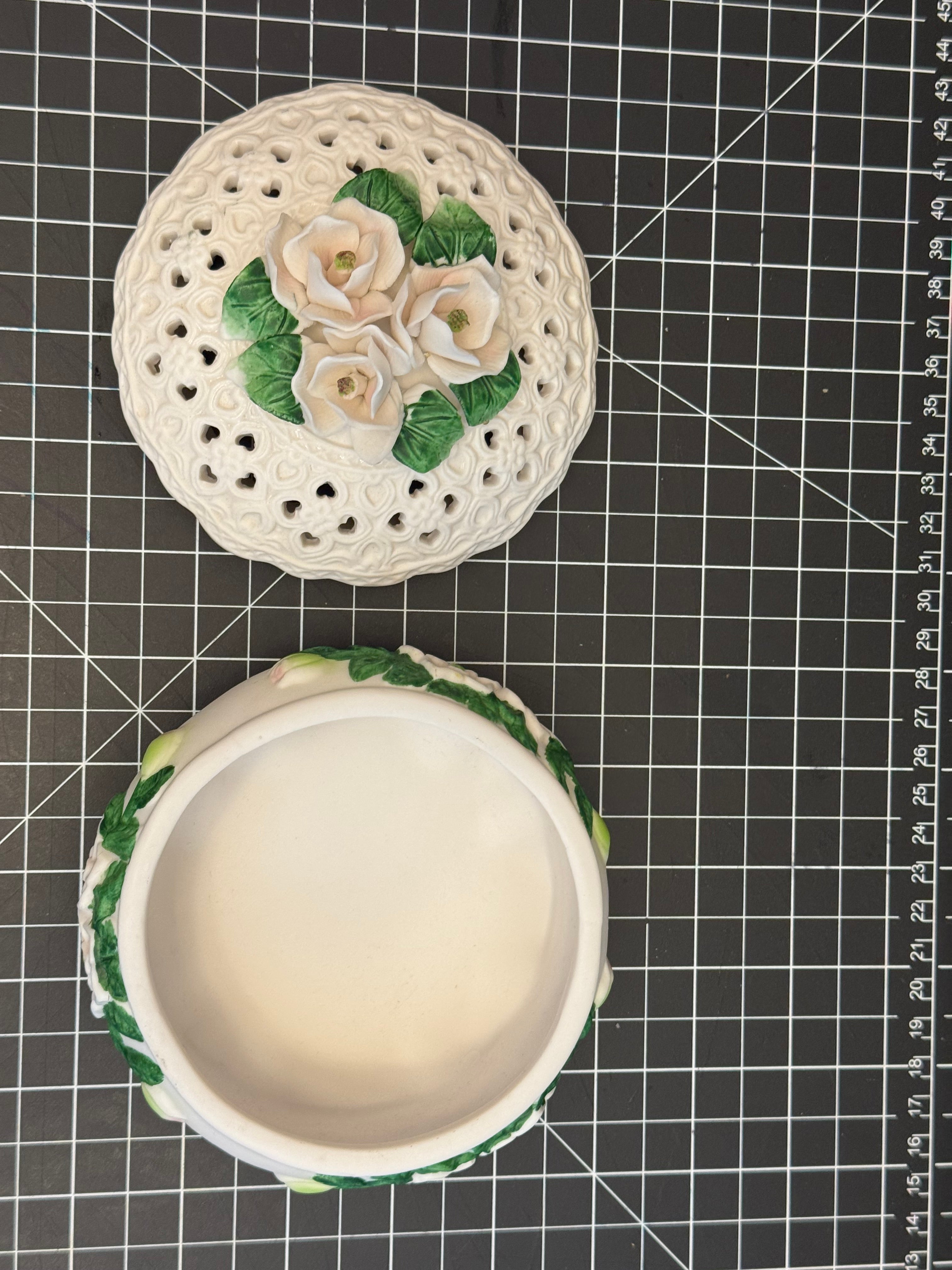 Vintage Floral Porcelain Trinket Box White Roses Lidded Jewelry Dish