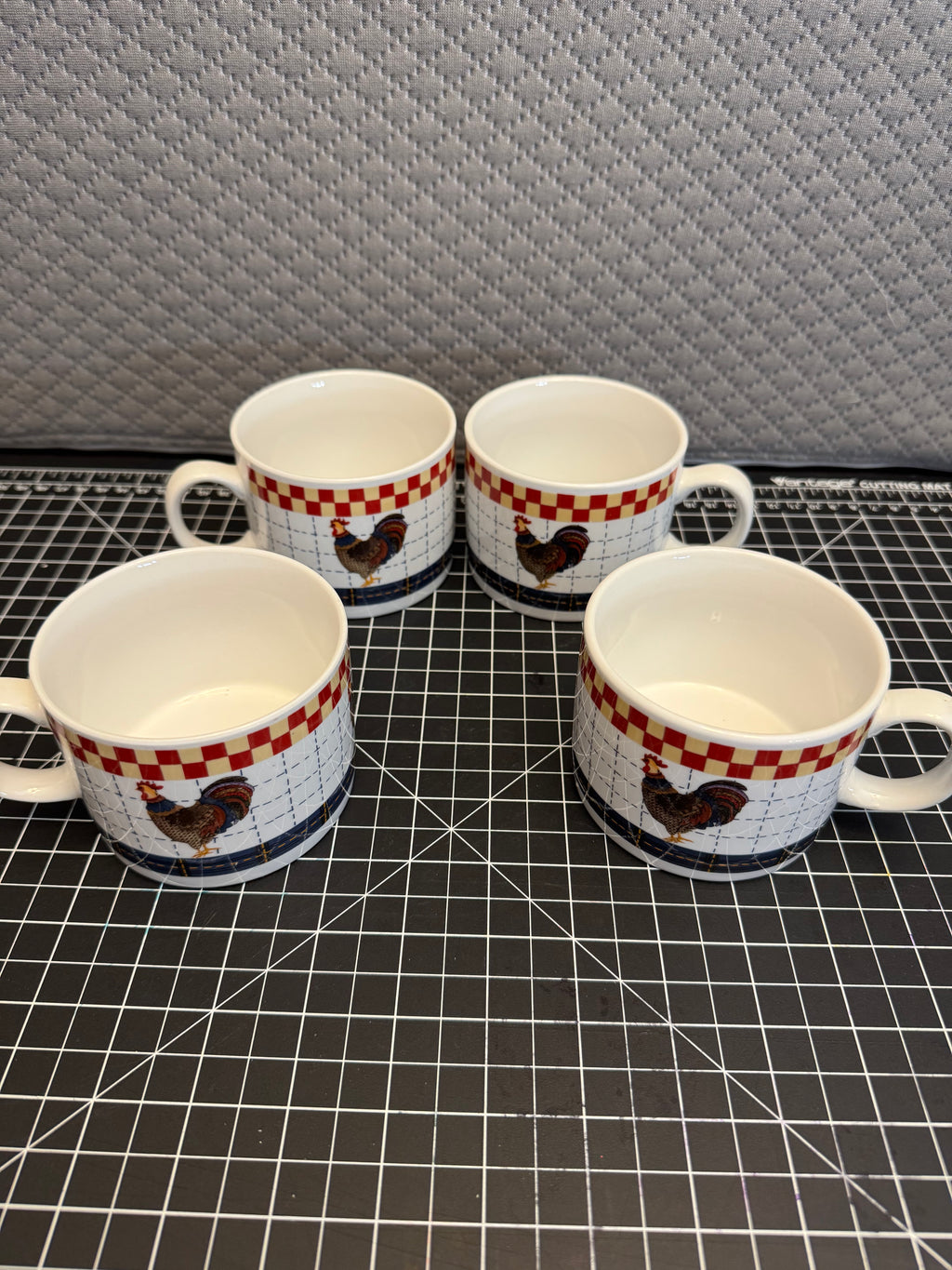 Majesticware Oneida Calico Rooster Mug Set Farmhouse Chicken Cups 4pc