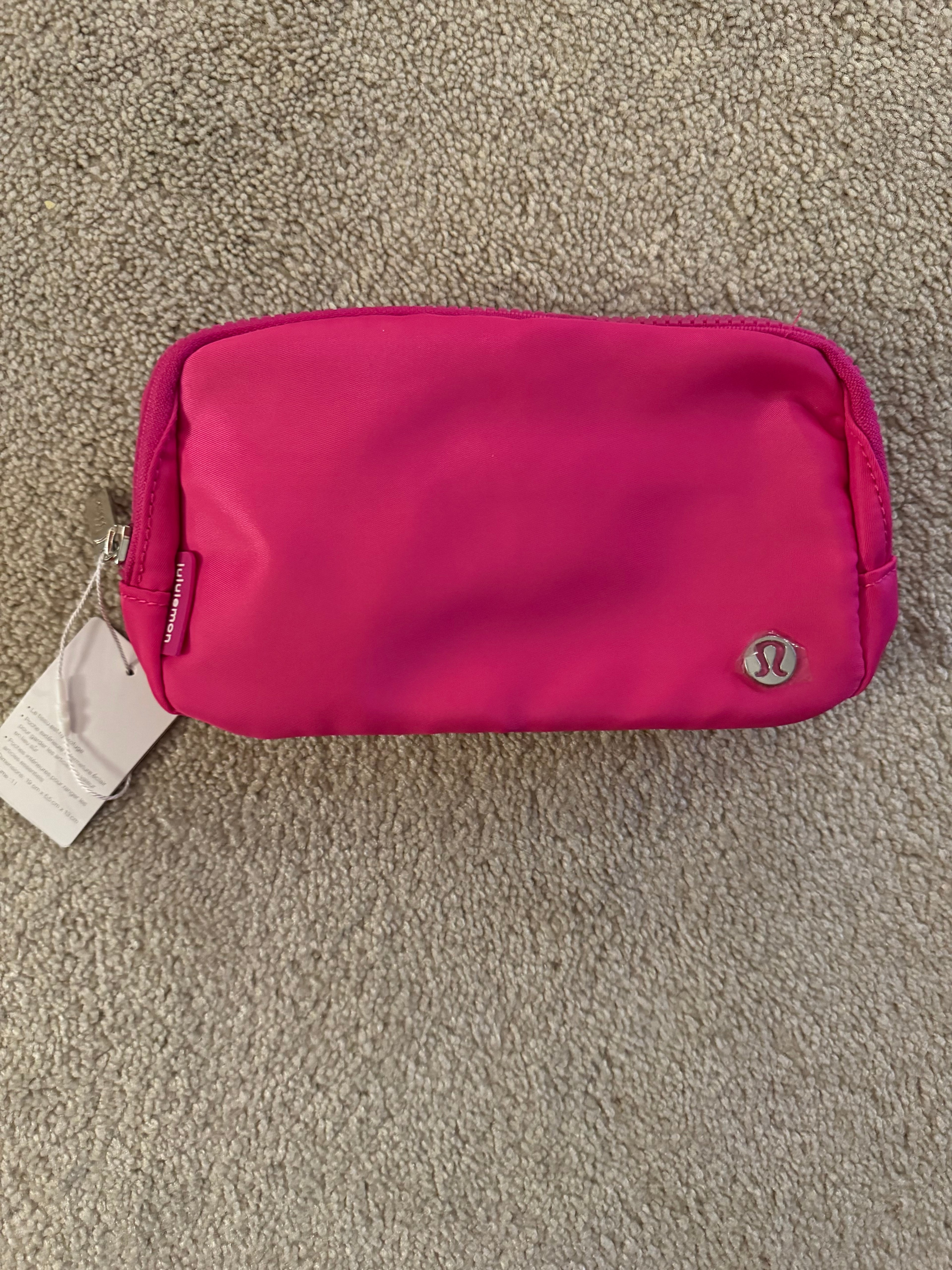 🎀 Lululemon Everywhere Belt Bag 1L – Sonic Pink – NWT 🎀
