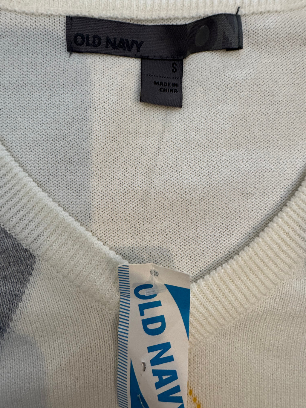 Old Navy Argyle Sweater Women’s Small Cream Gray Yellow V-Neck Knit Pullover