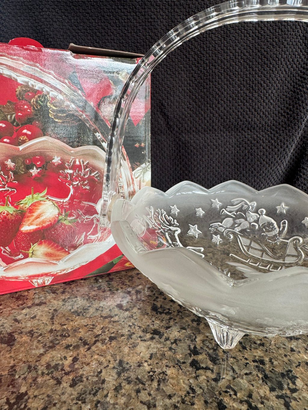 Mikasa Silent Night Glass Basket Christmas Decor Boxed