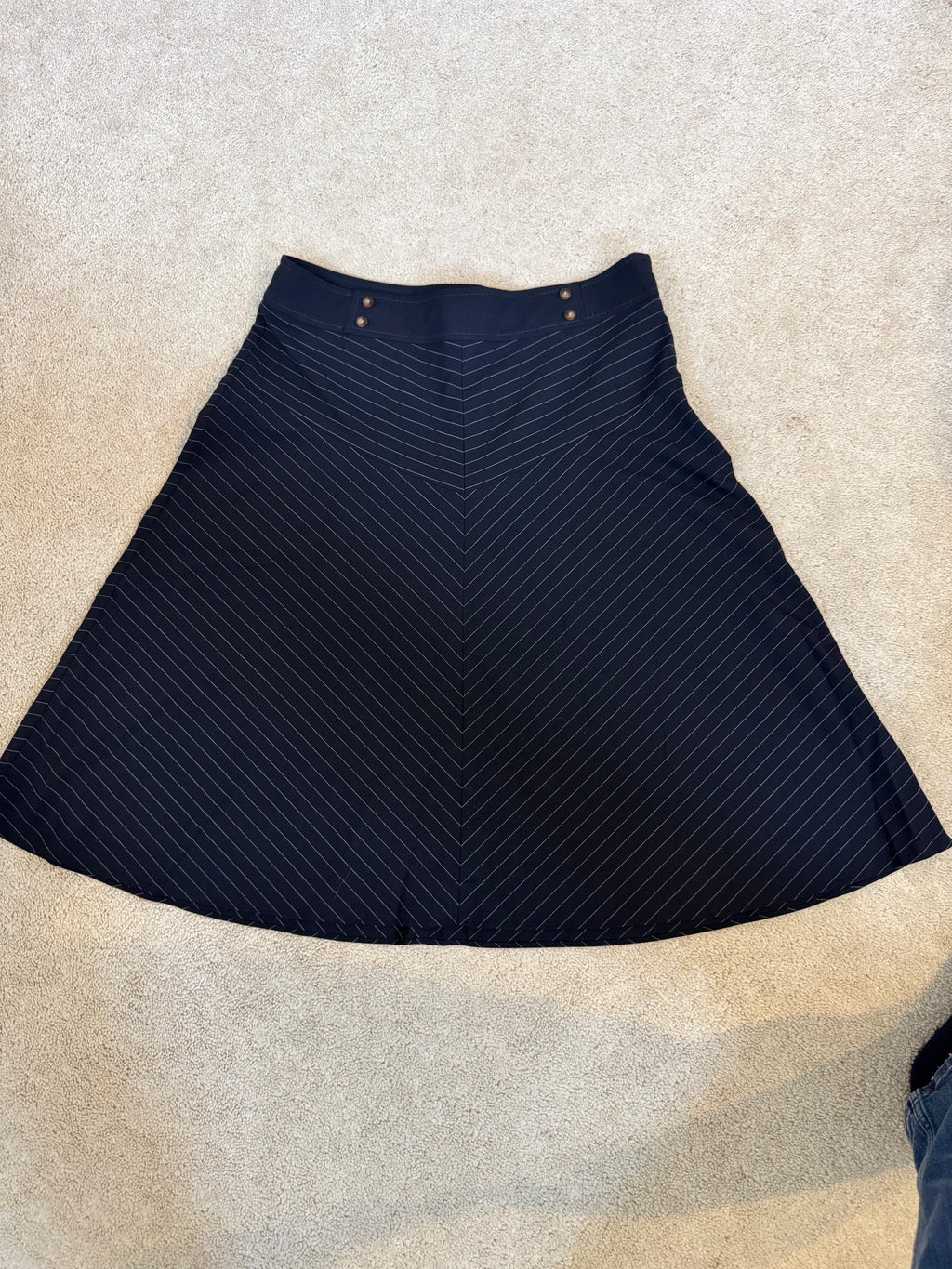 Nautica Women’s Navy Pinstripe A-Line Skirt Size 6 Classic Preppy Career Skirt Stretch