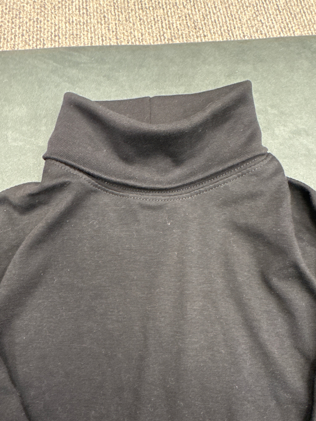 Utopia Wear Black Turtleneck Shirt Mens Small Cotton Blend Long Sleeve Classic NWOT