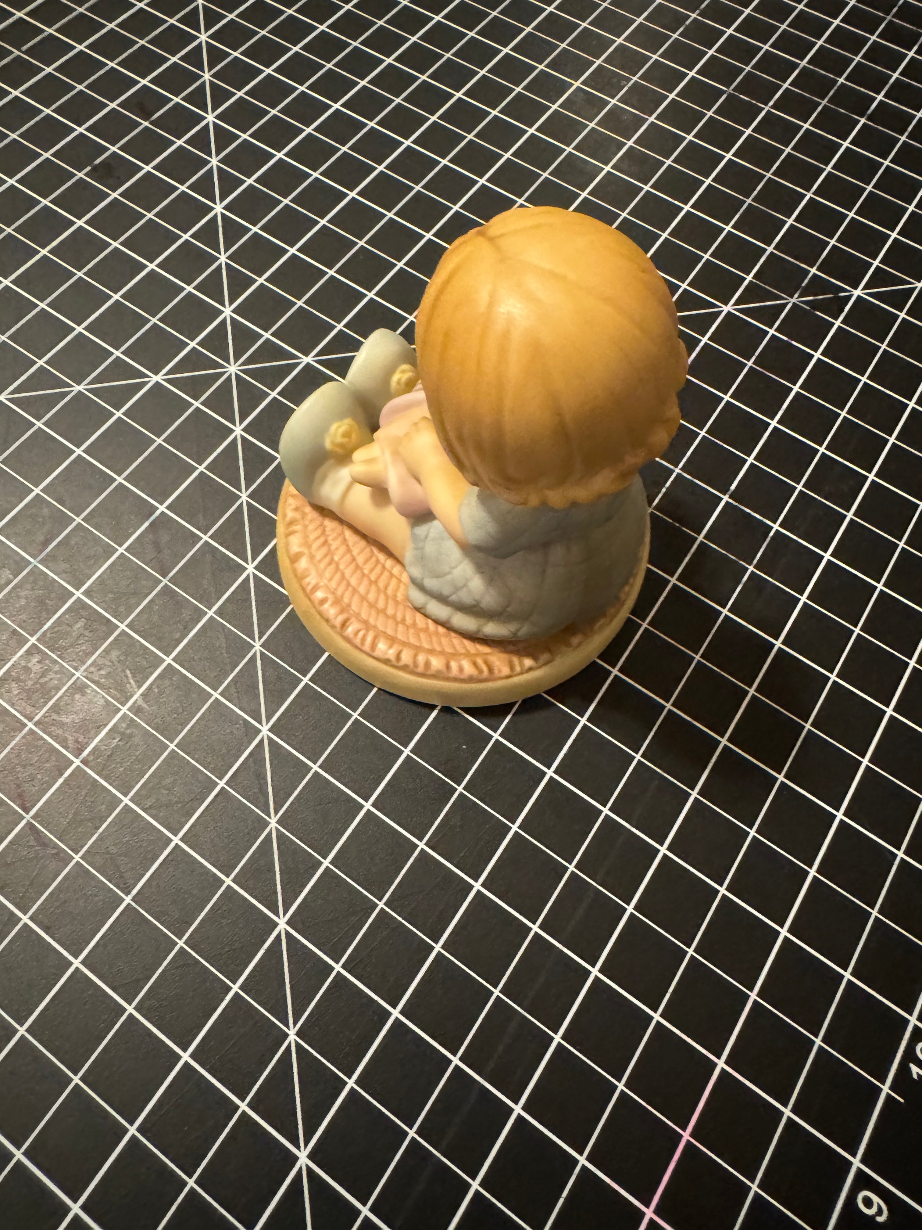 Enesco Memories of Yesterday "Wrapped in Love and Happiness" 1995 Event Figurine #602930 Mabel Lucie Attwell