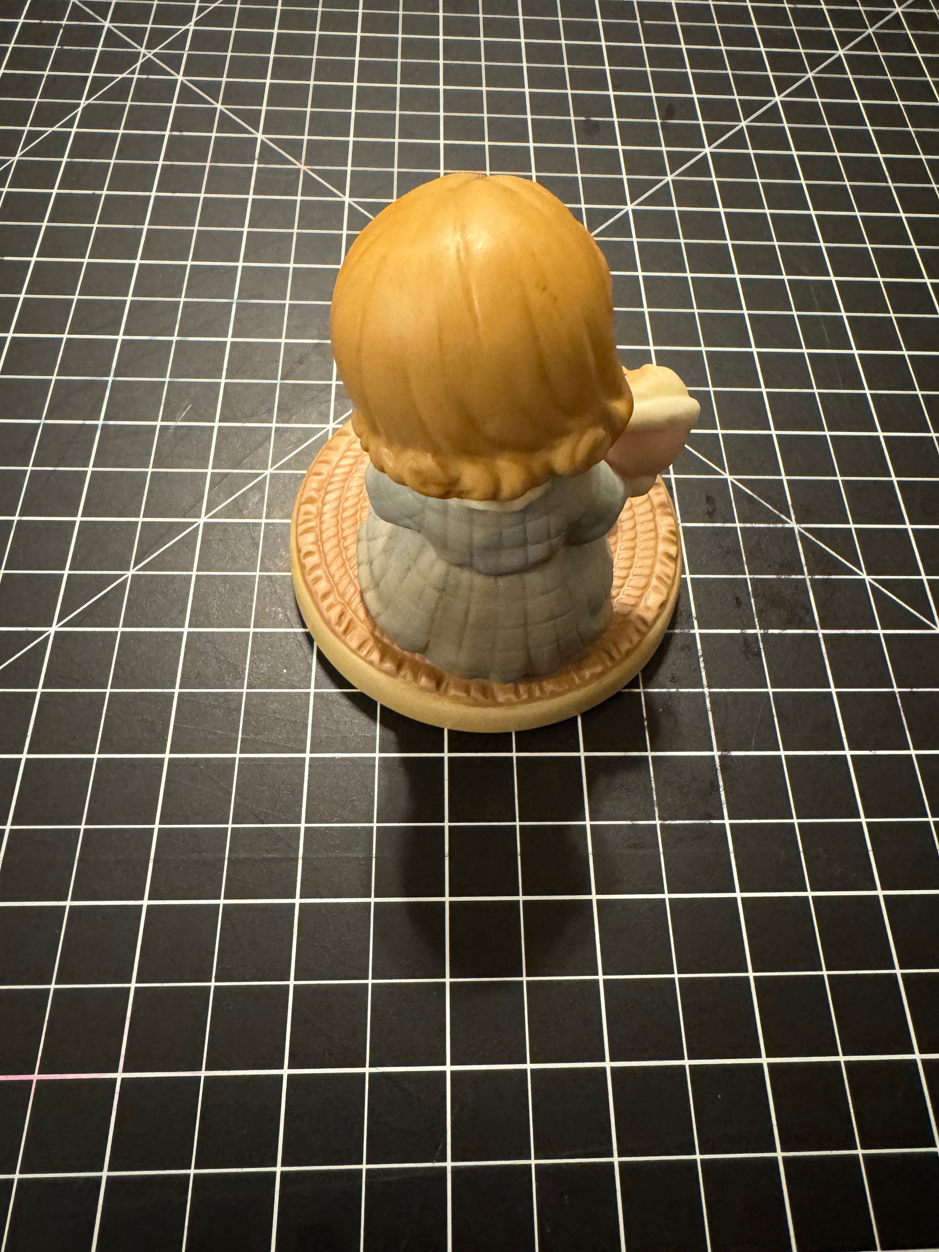 Enesco Memories of Yesterday "Wrapped in Love and Happiness" 1995 Event Figurine #602930 Mabel Lucie Attwell