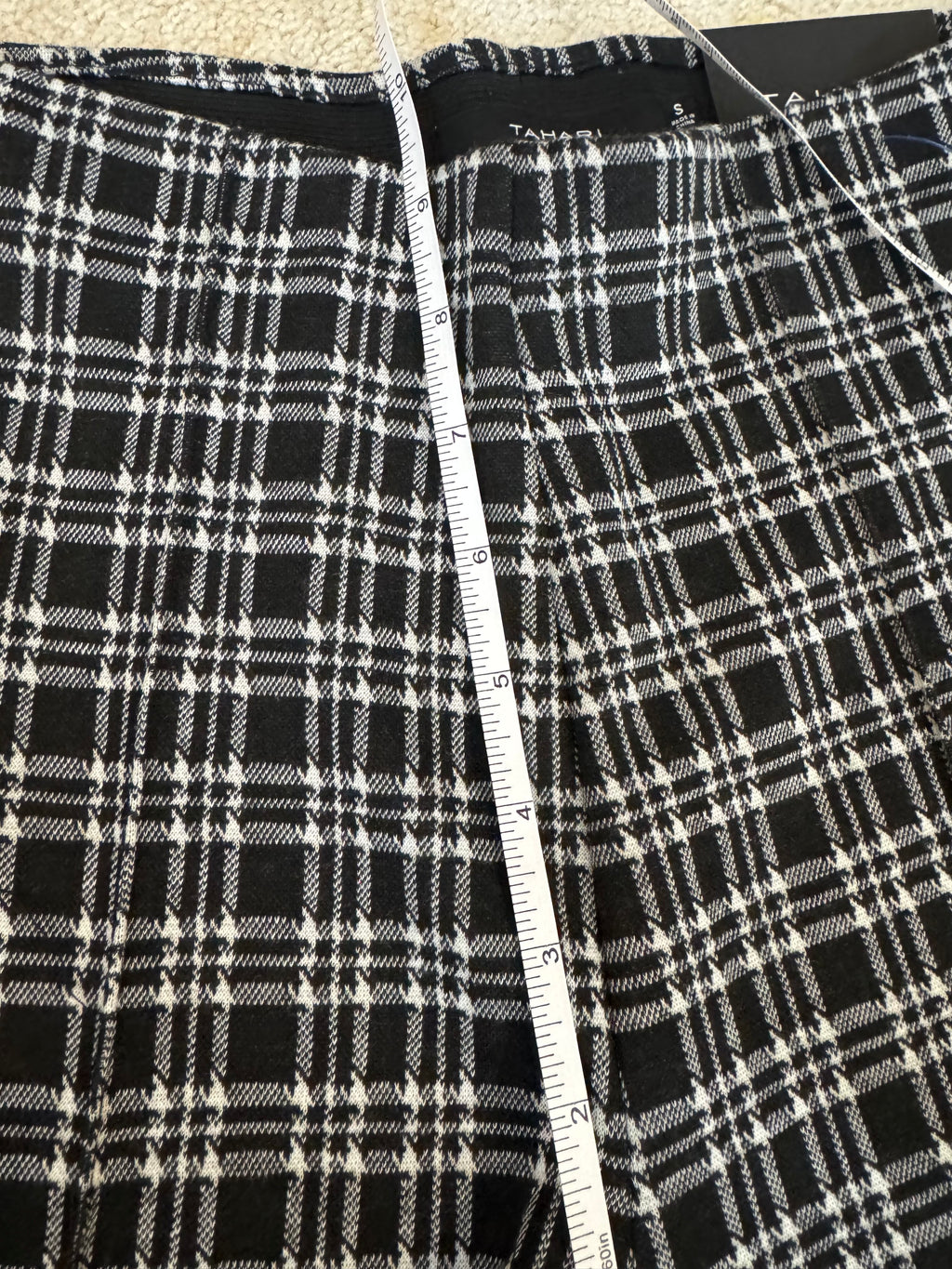 NWT Tahari Seam Front Pull On Jeggings Women’s Size S Black White Plaid Stretch Pants