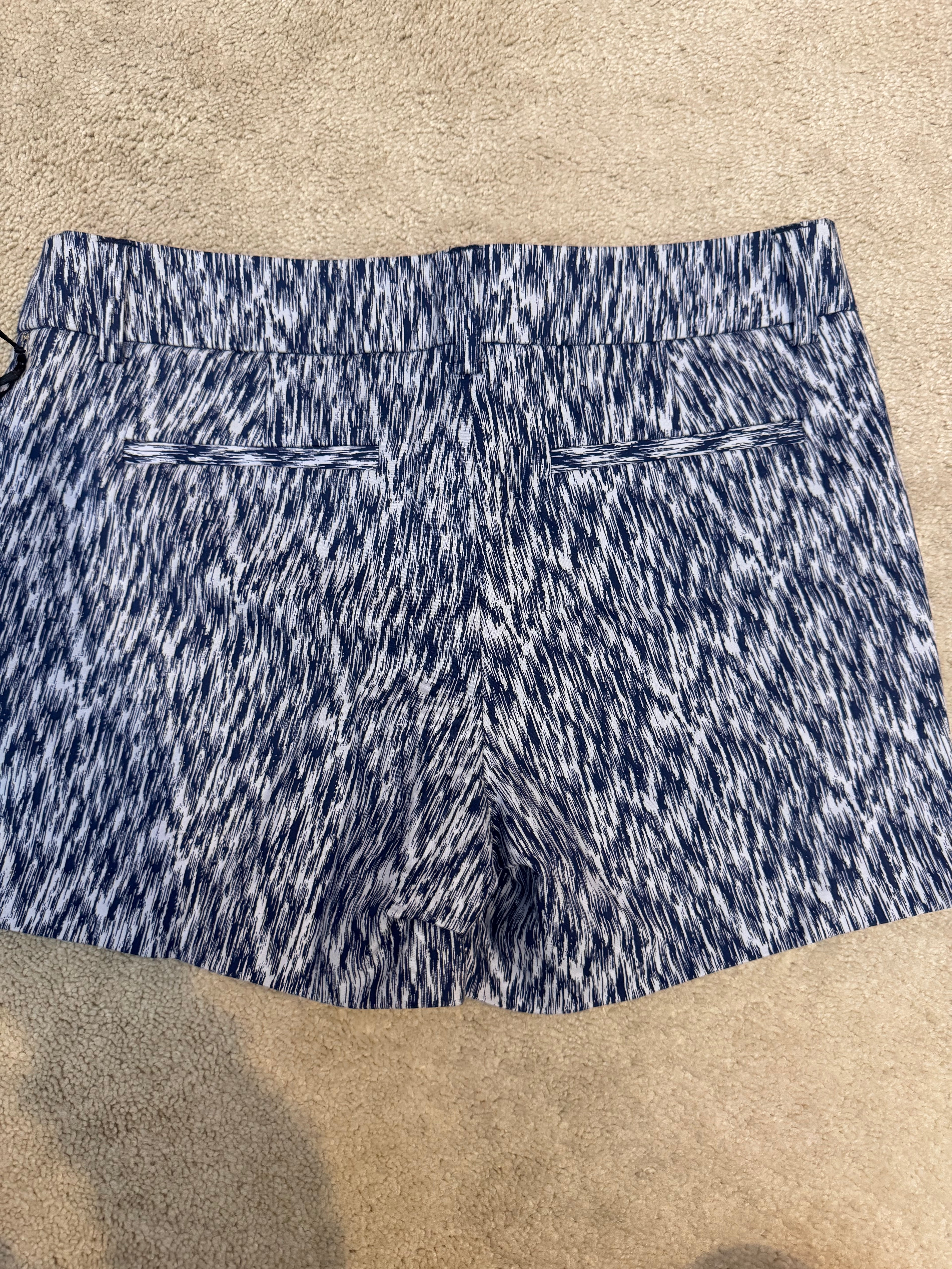 Willi Smith Size 4 Blue White Abstract Print Dress Shorts NWT