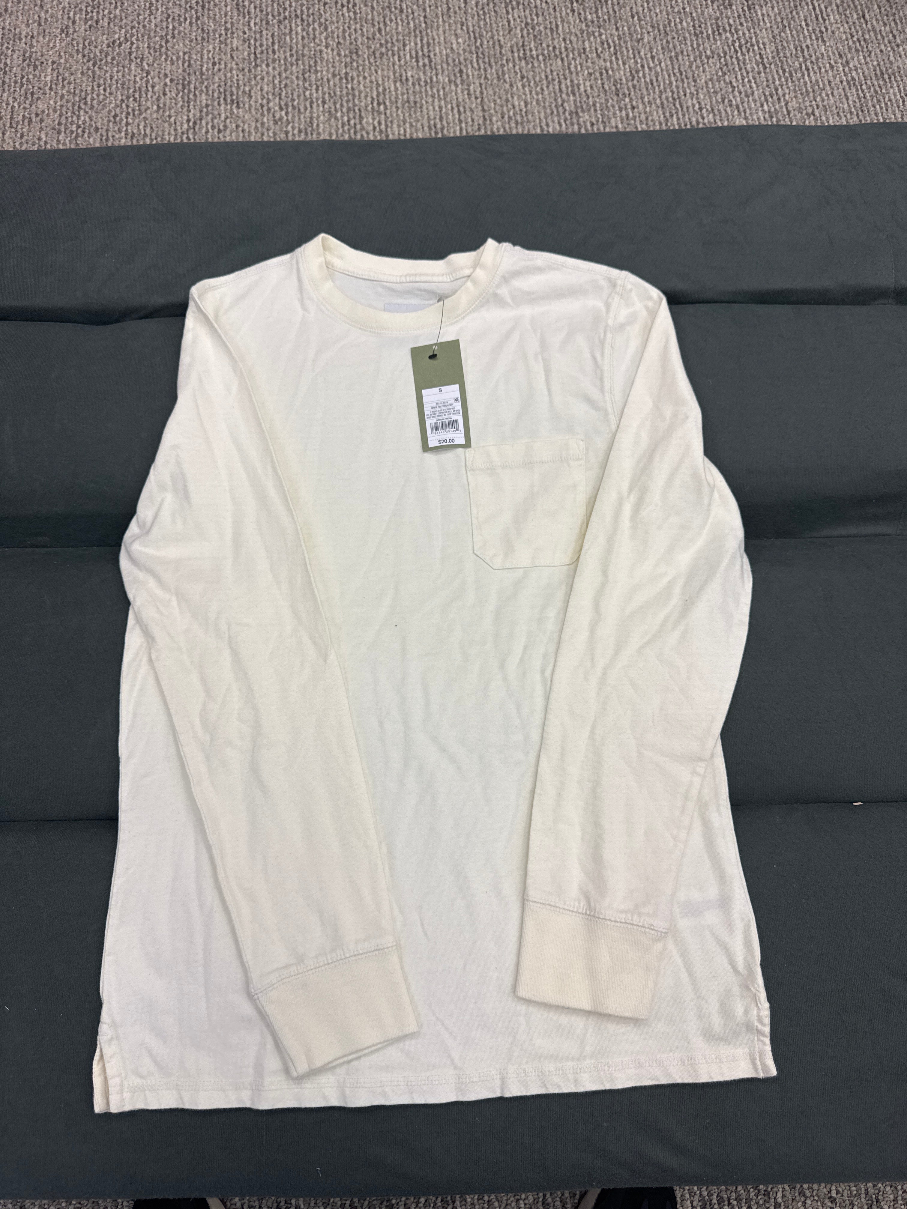 Goodfellow & Co Men’s Pocket Long Sleeve T-Shirt Small White Feather NWT Casual Cotton Tee