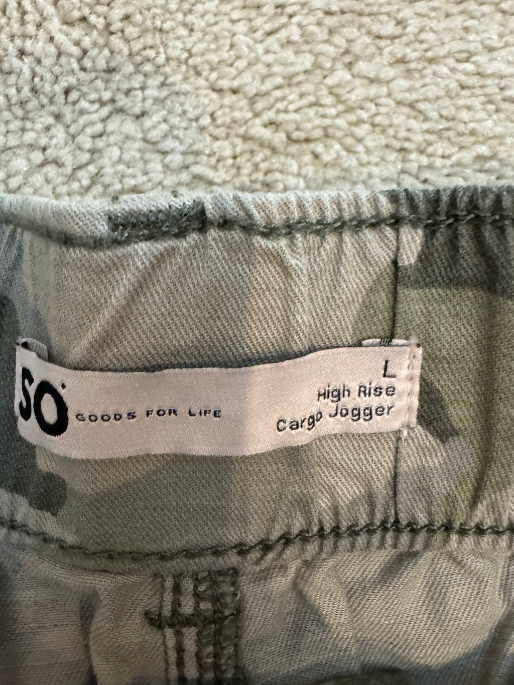 SO High Rise Cargo Jogger Women’s Large Green Camo Utility Pants NWT