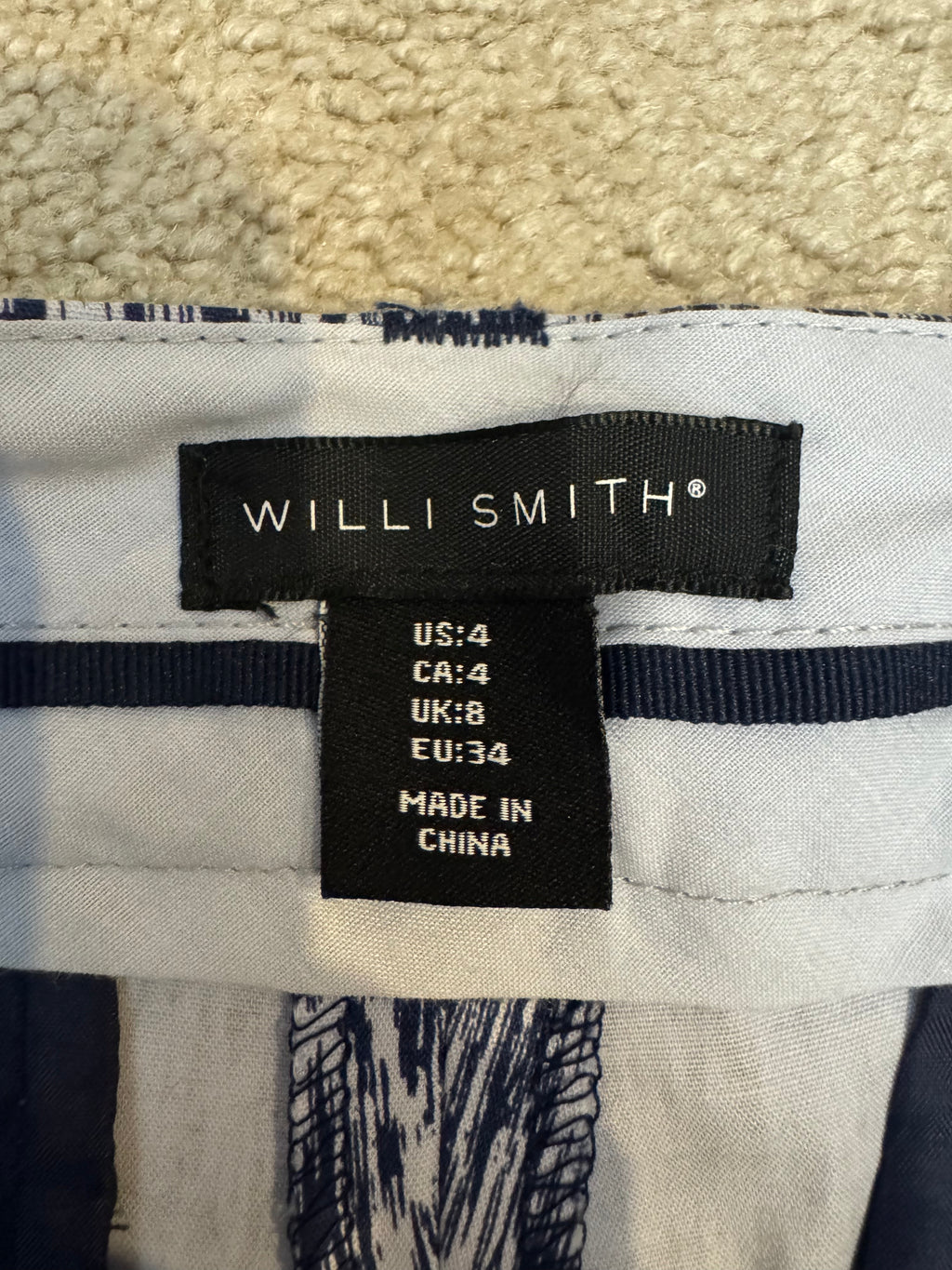 Willi Smith Size 4 Blue White Abstract Print Dress Shorts NWT