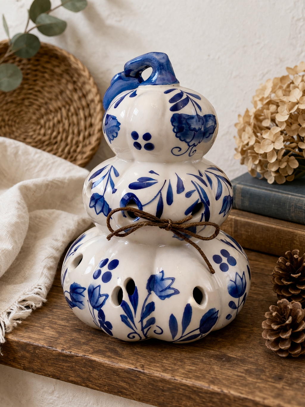 Blue White Ceramic Gourd Potpourri Holder Floral Farmhouse Decor Rustic Vase Scent Holder